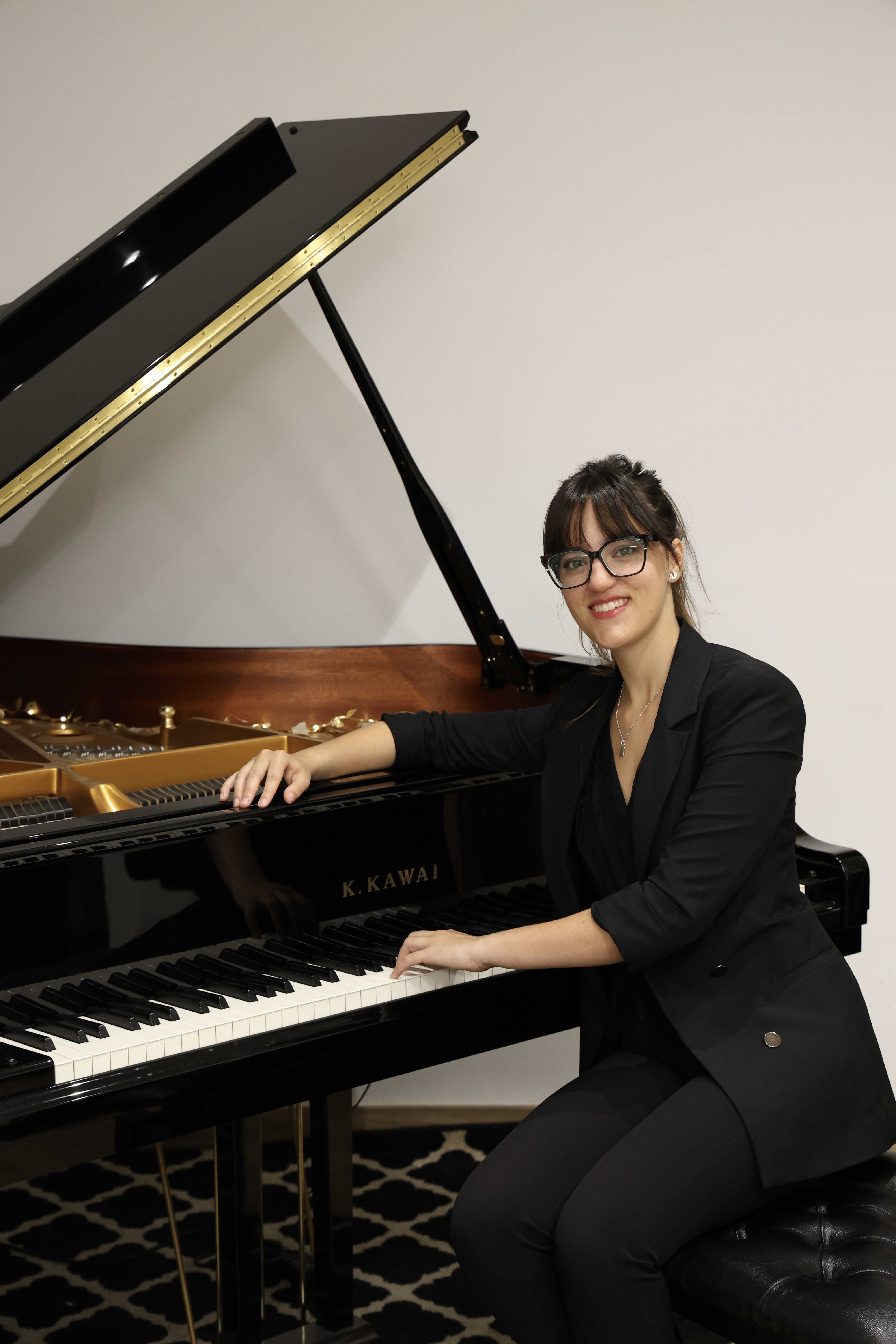 Laura Ortega al piano de cola